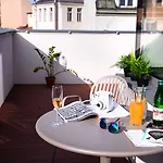 Miss Sophie's Downtown 4*