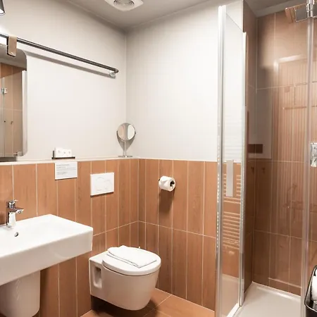 Miss Sophie's Downtown 4*