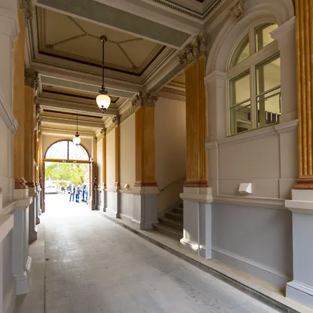 Miss Sophie's Downtown Hotel