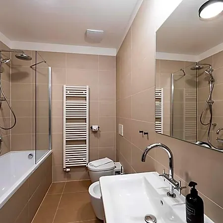 Miss Sophie's Downtown 4*