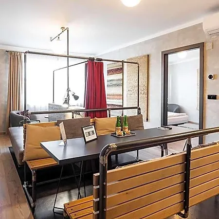 Miss Sophie's Downtown 4*