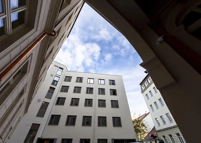 Miss Sophie's Downtown 4*