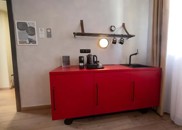 Miss Sophie's Downtown 4*