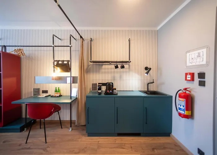 Miss Sophie's Downtown 4*